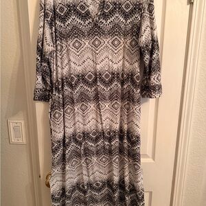 Ellen Tracy Black and White Patterned Pajama Dress